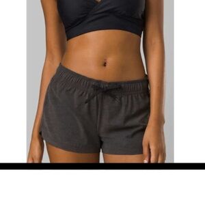 Prana Gray Mariya Shorts black size Large zipped back pocket